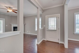 300 Mariah Towns Way in Garner, NC - Foto de edificio - Building Photo