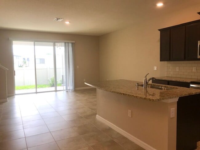 8640 Milestone Dr in Sarasota, FL - Building Photo - Building Photo