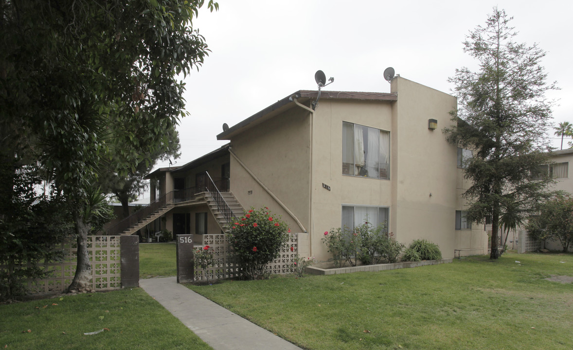 516 N Pauline St in Anaheim, CA - Foto de edificio