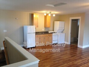 1833 Roth St in Chico, CA - Building Photo - Building Photo