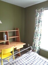 1982 Brooke Farm Ct in Woodbridge, VA - Foto de edificio - Building Photo