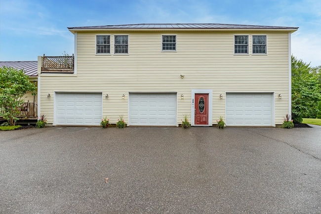 25 Meadow Rd in Winterport, ME - Building Photo - Building Photo