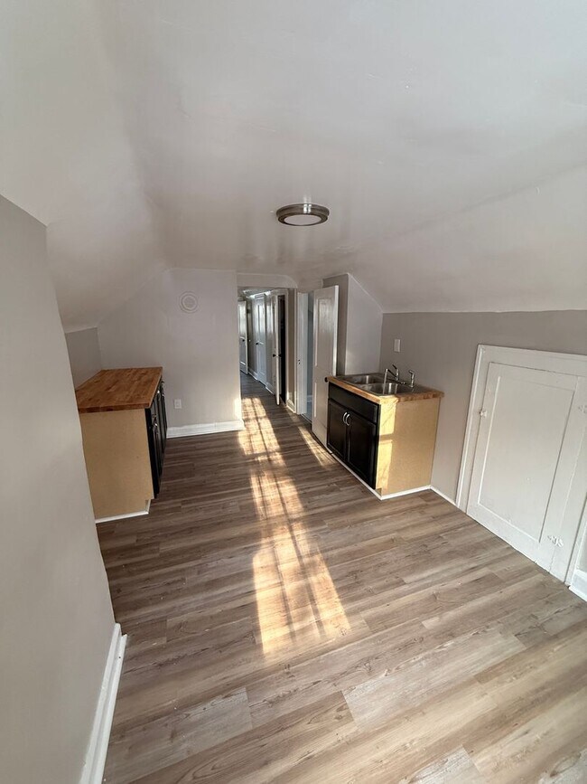 16904 Endora Rd in Cleveland, OH - Building Photo - Building Photo