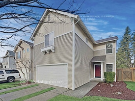 5113 203rd St Ct E in Spanaway, WA - Building Photo