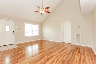 9010 Lomond Dr in Smyrna, TN - Building Photo - Building Photo