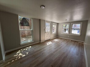 106-B W 38th St in Austin, TX - Building Photo - Building Photo