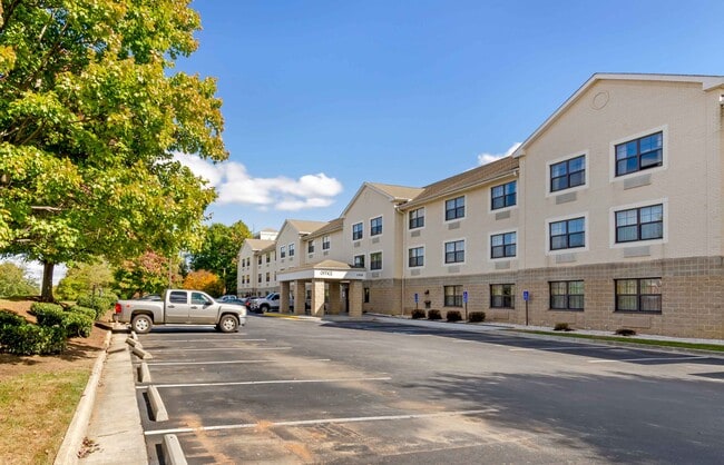 Furnished Studio-Lynchburg - University Blvd. in Lynchburg, VA - Building Photo - Building Photo