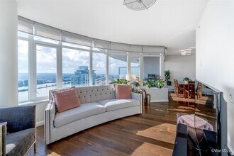 888 Carnarvon St in New Westminster, BC - Building Photo - Building Photo
