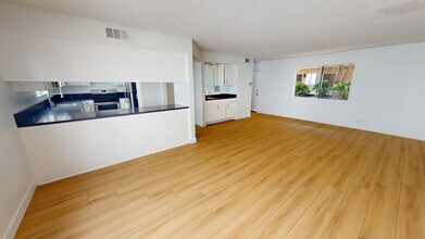 12617 OXNARD in North Hollywood, CA - Foto de edificio - Interior Photo
