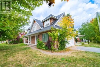 46 St Helen's Pl in Ottawa, ON - Building Photo - Building Photo