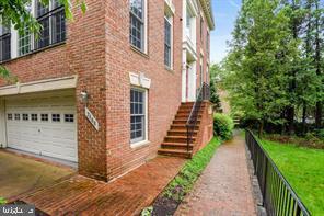 7468 Carriage Hills Dr in McLean, VA - Building Photo