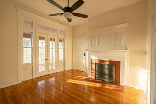 202 Lafayette St, Unit 3 in Jefferson City, MO - Building Photo