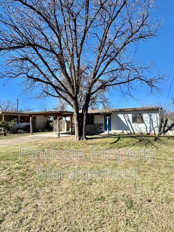 64 E 32nd St in San Angelo, TX - Building Photo - Building Photo
