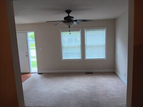 2412 Eaton Ave in Ames, IA - Building Photo - Building Photo