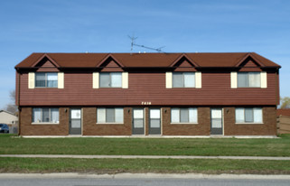 7434 Whitcomb St in Merrillville, IN - Building Photo