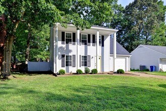 905 Jouett Dr in Newport News, VA - Building Photo - Building Photo