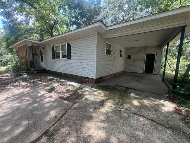 3141 Oak Forest Dr in Jackson, MS - Building Photo - Building Photo