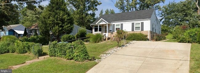 property at 7608 Leonard Dr