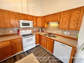 4808 Barrington Loop in Anchorage, AK - Building Photo - Building Photo