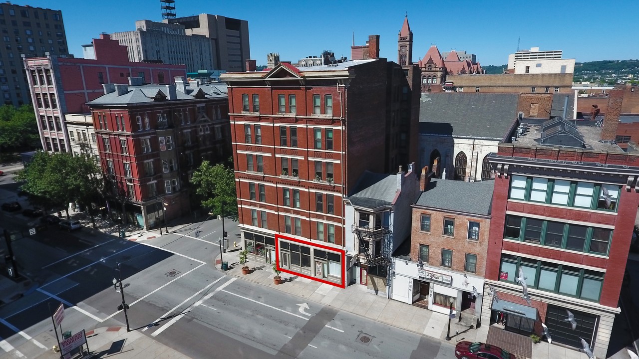 Brittany Apartments in Cincinnati, OH - Building Photo