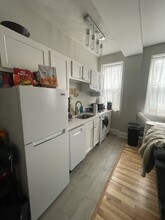 1169 Commonwealth Ave, Unit 4 in Boston, MA - Building Photo - Building Photo