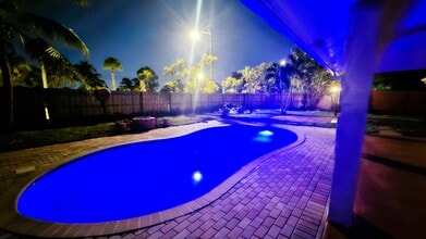 6070 Serene Run in Greenacres, FL - Building Photo - Building Photo