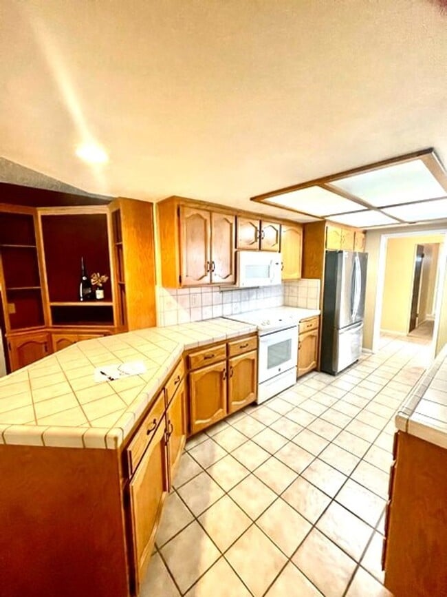 3694 Lakeview Ct in Santa Maria, CA - Building Photo - Building Photo
