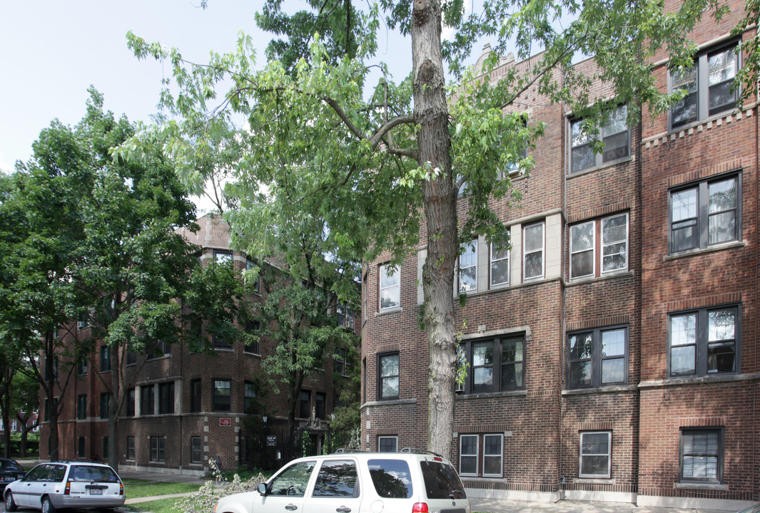 Ingleside Court Condominiums in Chicago, IL - Building Photo