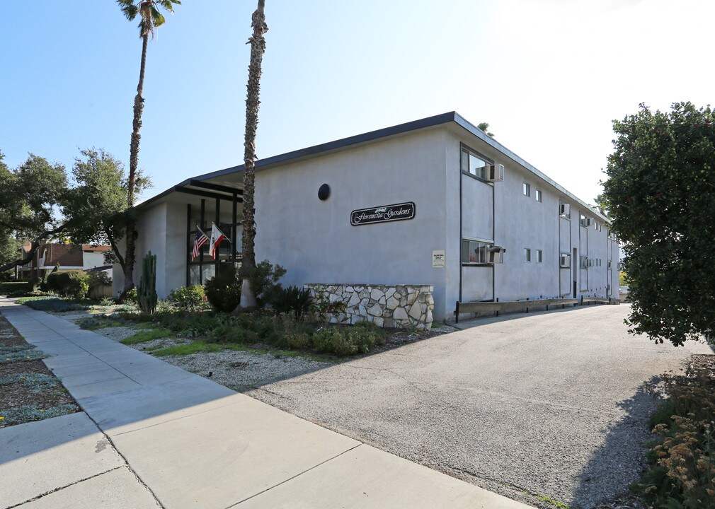 2372 Florencita Ave in Montrose, CA - Building Photo