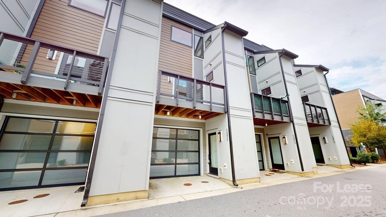1211 Minter Pl in Charlotte, NC - Building Photo