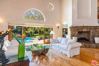 6405 Bonsall Dr in Malibu, CA - Building Photo - Building Photo