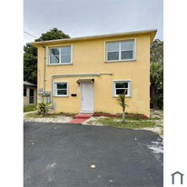 531 21st St in West Palm Beach, FL - Building Photo