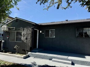 729 S Towne Ave, Unit 729 in Pomona, CA - Foto de edificio - Building Photo