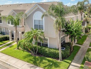 637 Kensington Lake Cir in Brandon, FL - Building Photo - Building Photo