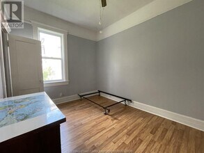 3338 Sandwich St. in Windsor, ON - Building Photo - Building Photo