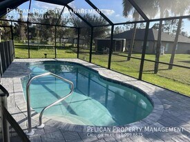 3717 Birmingham Ln in North Port, FL - Building Photo