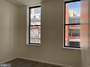 910 Arch St in Philadelphia, PA - Foto de edificio - Building Photo