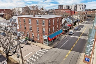 23 Elm St, Unit 8 3rd floor in Nashua, NH - Building Photo - Building Photo