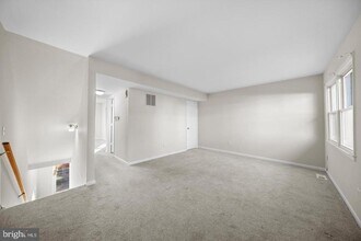 14640 Endsley Turn in Woodbridge, VA - Foto de edificio - Building Photo