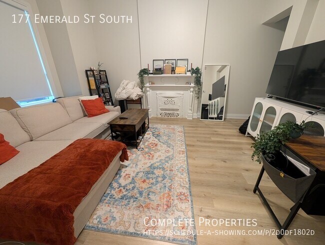 Modern and beautifully finished 1-bedroom, in Hamilton, ON - Building Photo - Building Photo