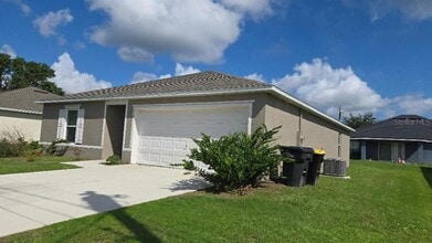519 Hummingbird Ct in Poinciana, FL - Foto de edificio - Building Photo
