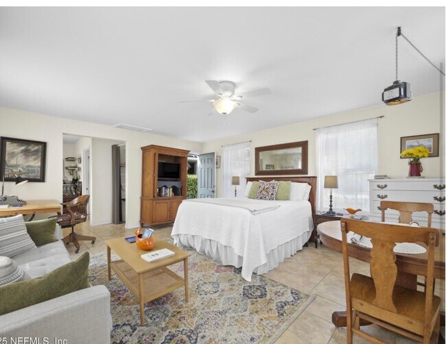 property at 509 Live Oak St