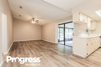 1401 Glenmere Dr in Brandon, FL - Building Photo - Building Photo