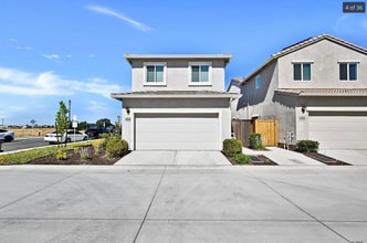 5048 Cumberland Dr in Roseville, CA - Building Photo - Building Photo