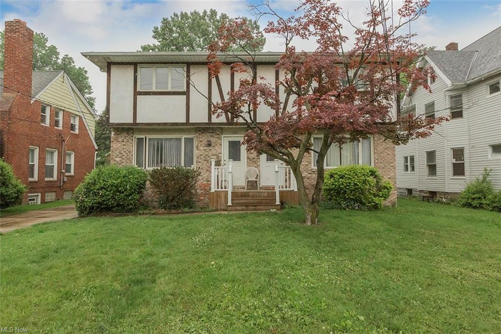 1594 S Green Rd in South Euclid, OH - Building Photo