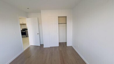 31-22 60th St in Queens, NY - Building Photo - Building Photo