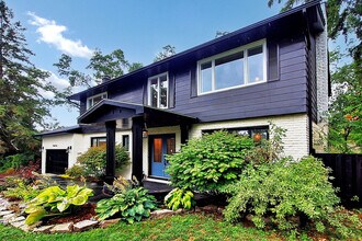9 Parker Ct in Barrie, ON - Building Photo - Building Photo