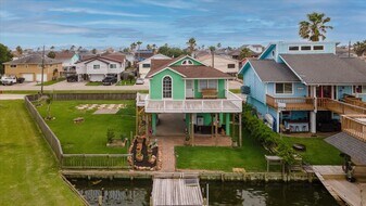 286 Ling St in Hitchcock, TX - Building Photo