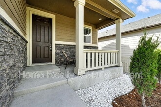 9344 E 105th Ave in Commerce City, CO - Foto de edificio - Building Photo