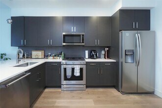 222 West Ave in Austin, TX - Foto de edificio - Building Photo